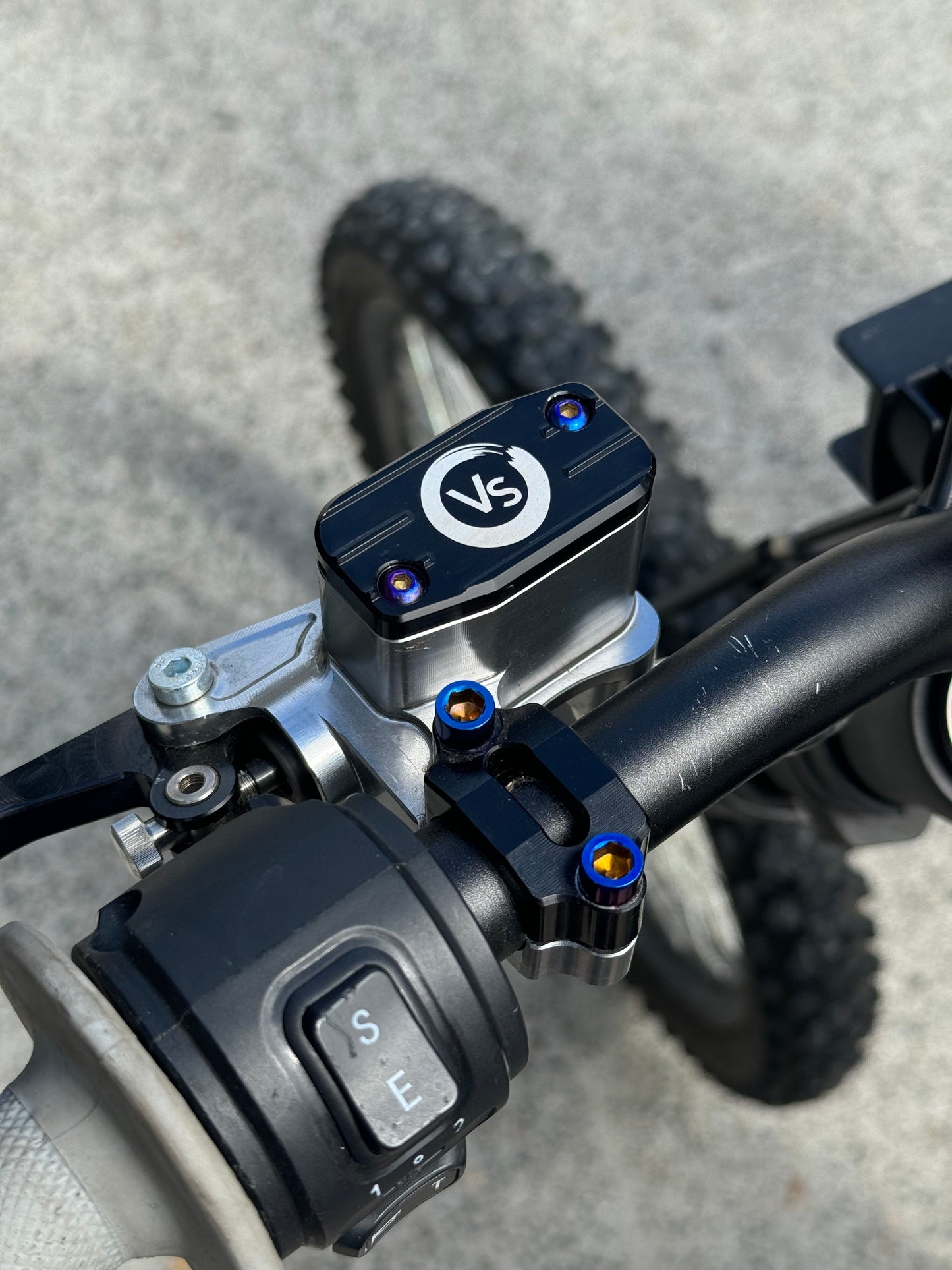 𝙏𝙞𝙩𝙖𝙣𝙞𝙪𝙢 𝙗𝙧𝙖𝙠𝙚 𝙘𝙖𝙥 𝙗𝙤𝙡𝙩𝙨